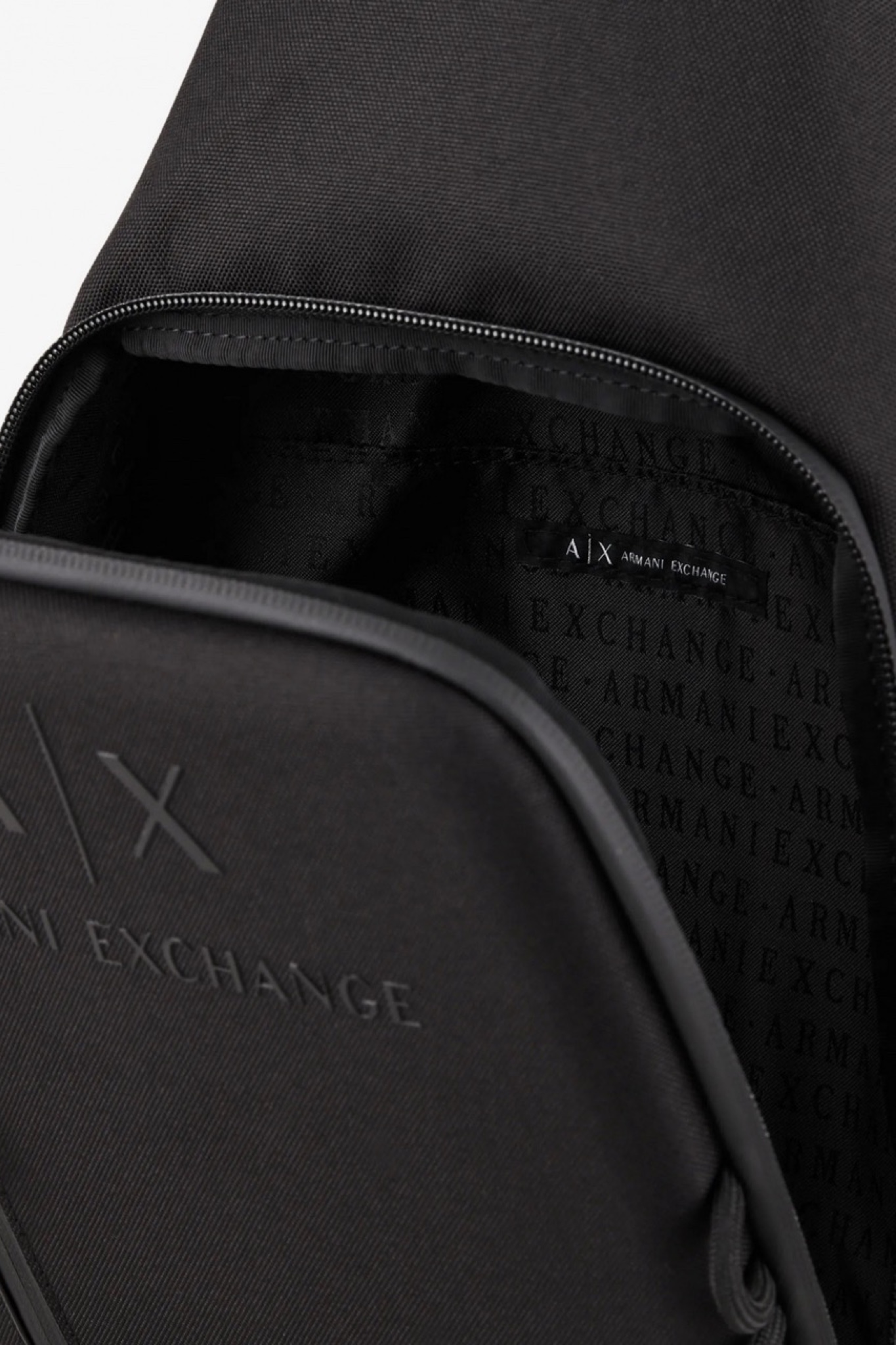 Чорна сумка Armani Exchange