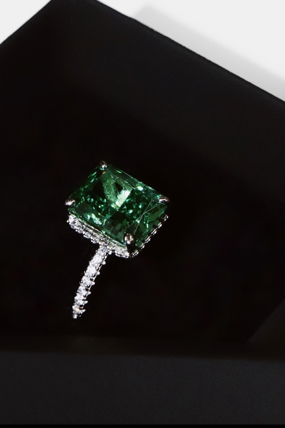 Серебряное кольцо Muse Green